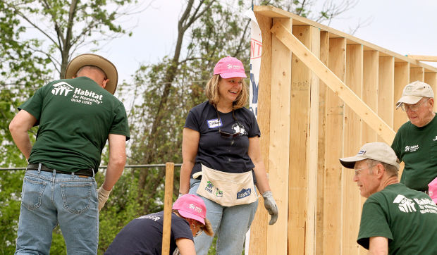 051014-qca-female-build8